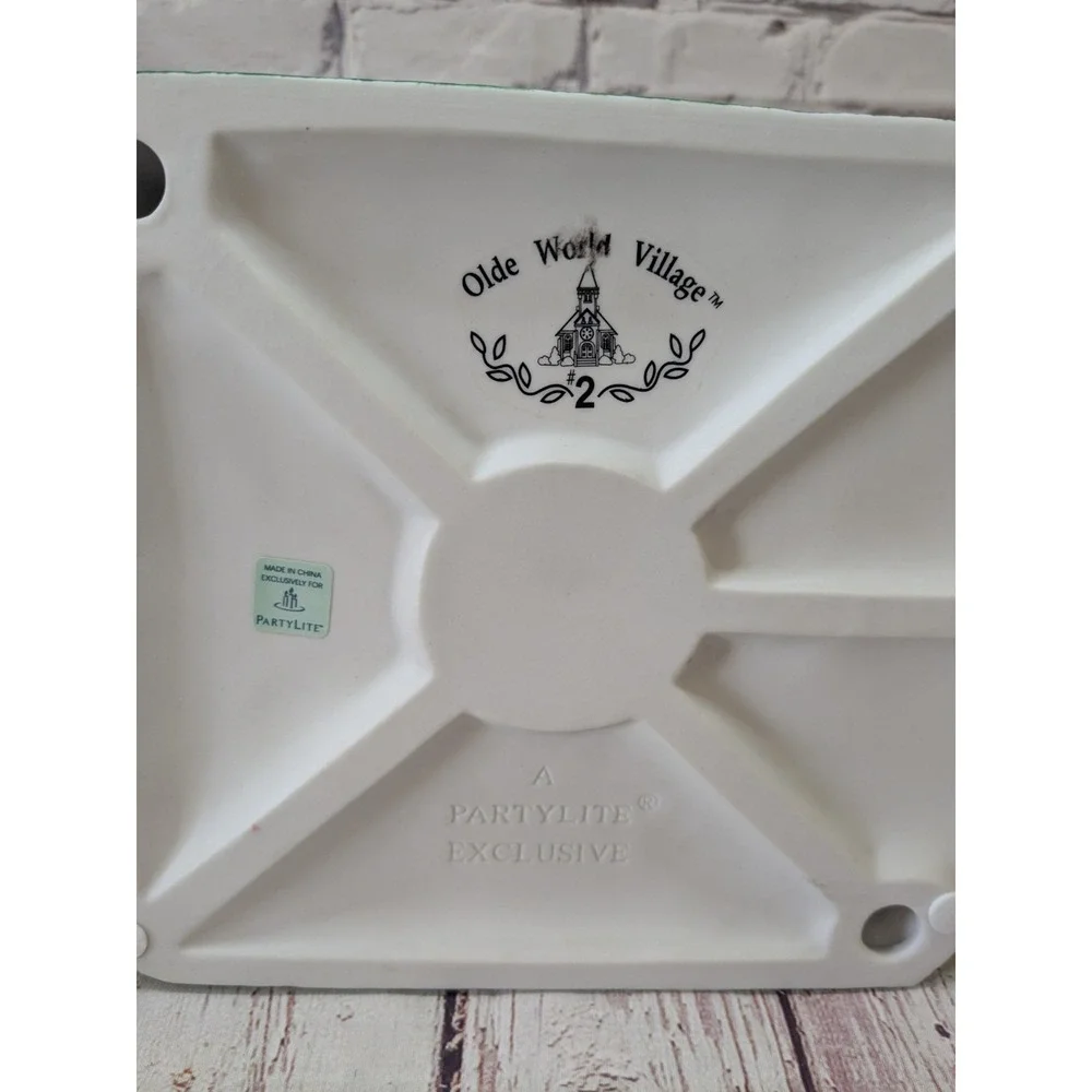 PARTYLITE Olde World Village #2 CHURCH Tealight Candle Holder Christmas Decor‎
